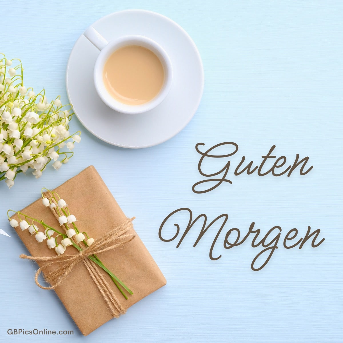 Ein Kaffee, Maiglöckchen und ein Buch mit „Guten Morgen“ Text