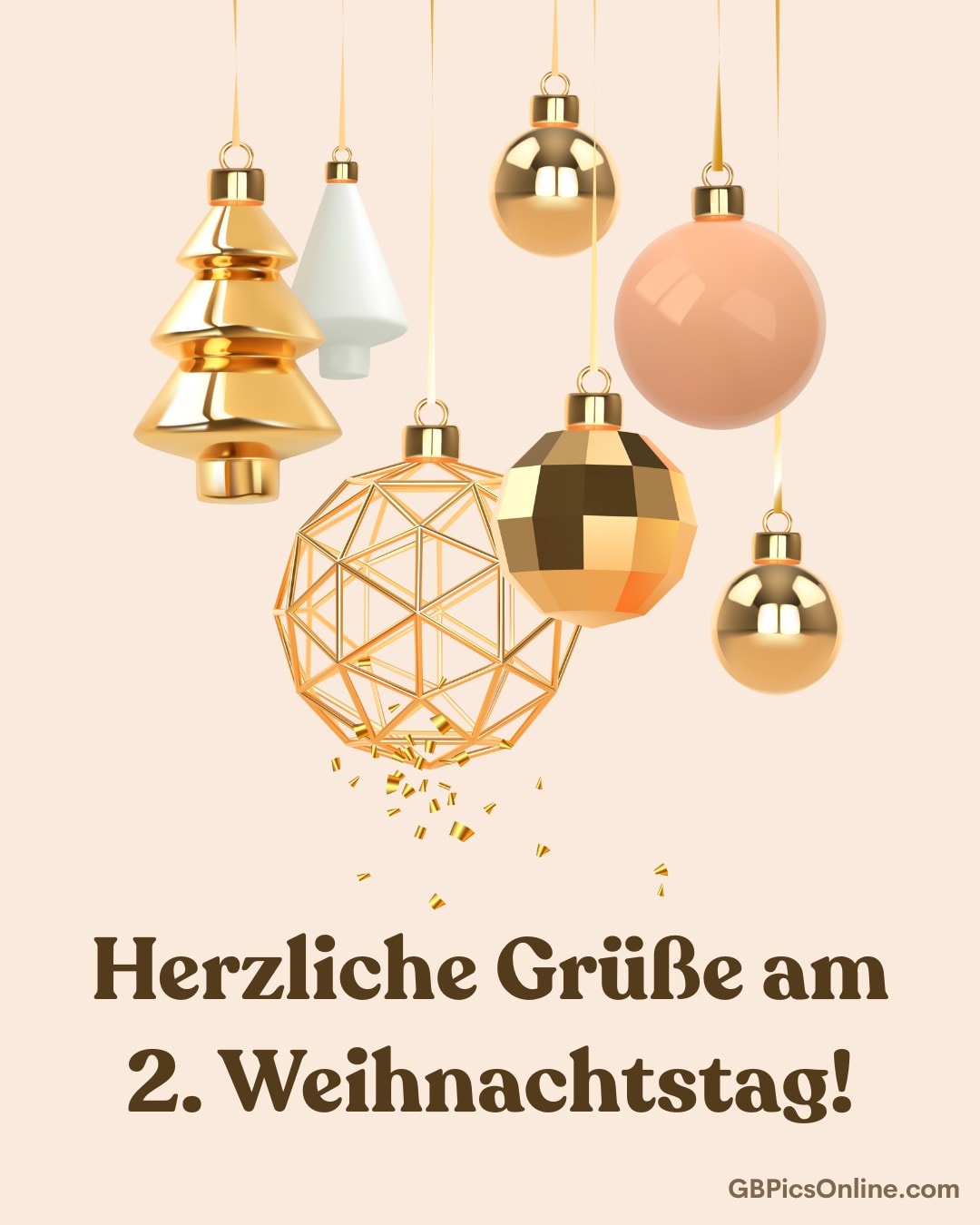 Verschiedene Weihnachtskugeln hängen vor einem rosa Hintergrund