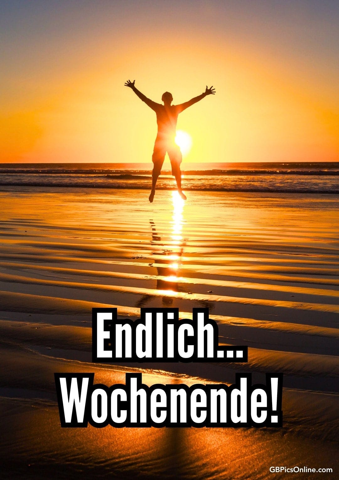 Person jubelt am Strand im Sonnenuntergang, Text „Endlich... Wochenende!“