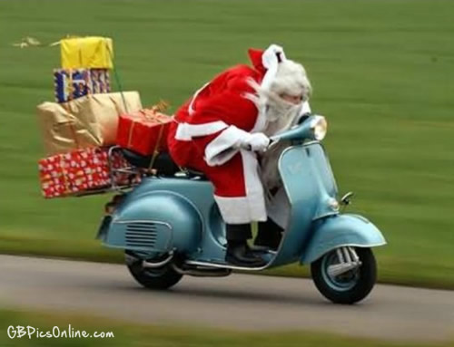 Der Weihnachtsmann ist auf Moped...