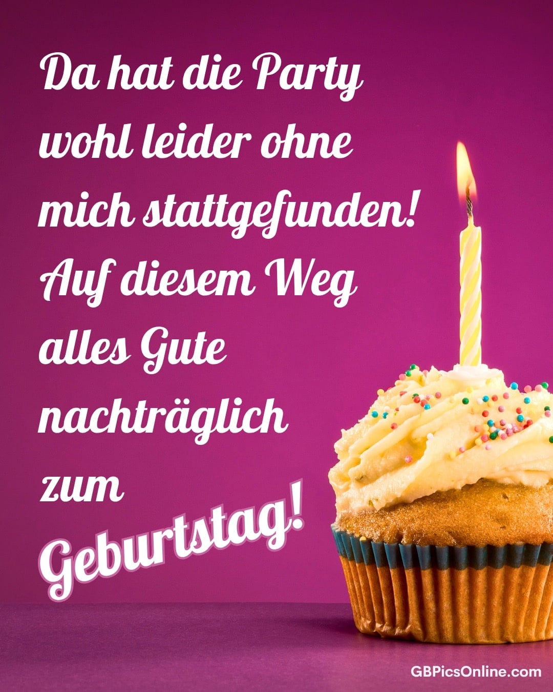 Ein Muffin mit brennender Kerze und Glückwunschnachricht auf pinkem Hintergrund