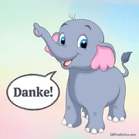 Ein fröhlicher kleiner Elefant hebt freudig den Rüssel zum Gruß.