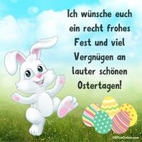 Ein fröhlicher Osterhase springt umher, umgeben von bunten Ostereiern in einer sonnigen Frühlingswiese.