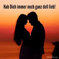 Ein romantischer Moment im Schein des Sonnenuntergangs.