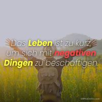 Freiheit und Freude im goldenen Sonnenlicht: Ein Moment, die Welt zu umarmen.